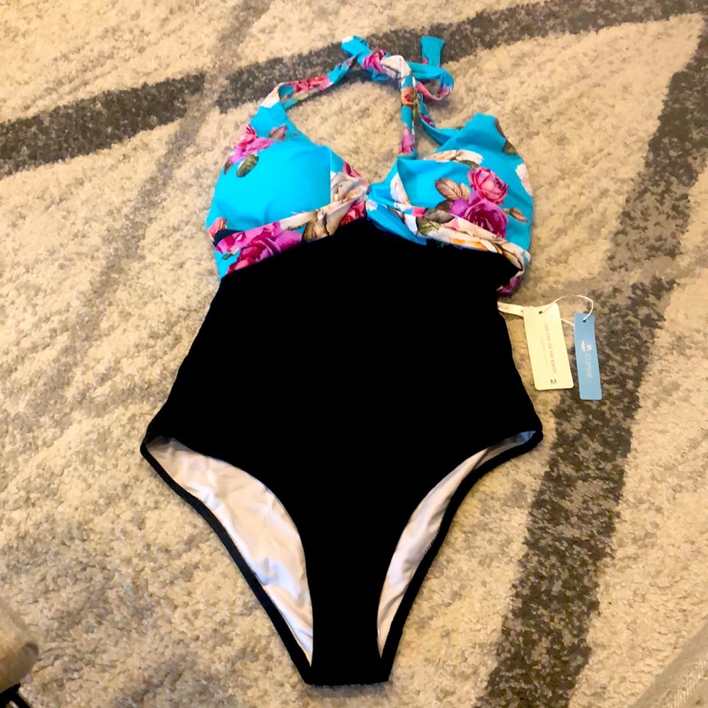 NWT Cupshe One Piece Medium